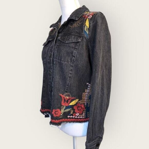 Francesca's Jean/Denim Jacket Sz S Mi ami Floral Embroidered Embellished Spring - Picture 4 of 12